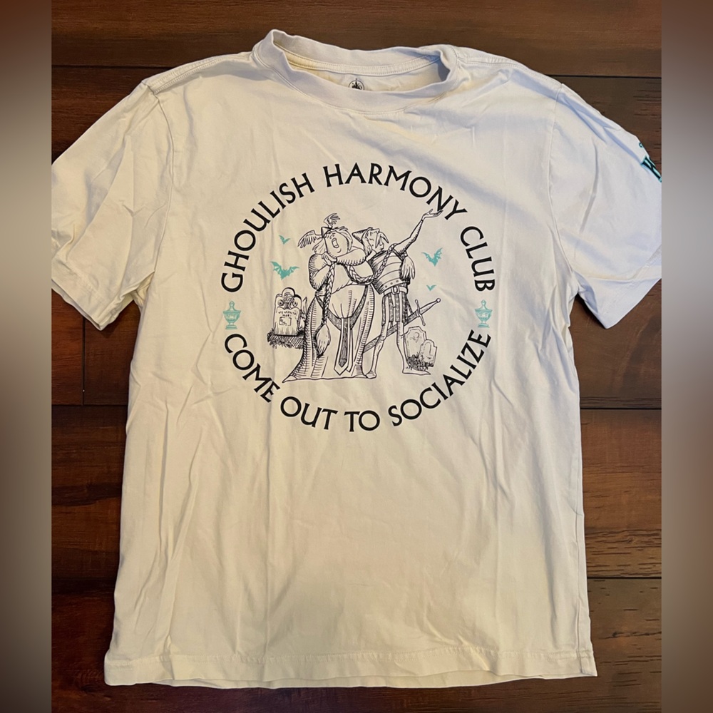Disney Ghoulish Harmony Club Adult Unisex Short Sleeve T-Shirt in size M